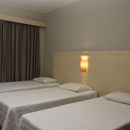 Golden Blue Hotel Londrina Phòng bức ảnh