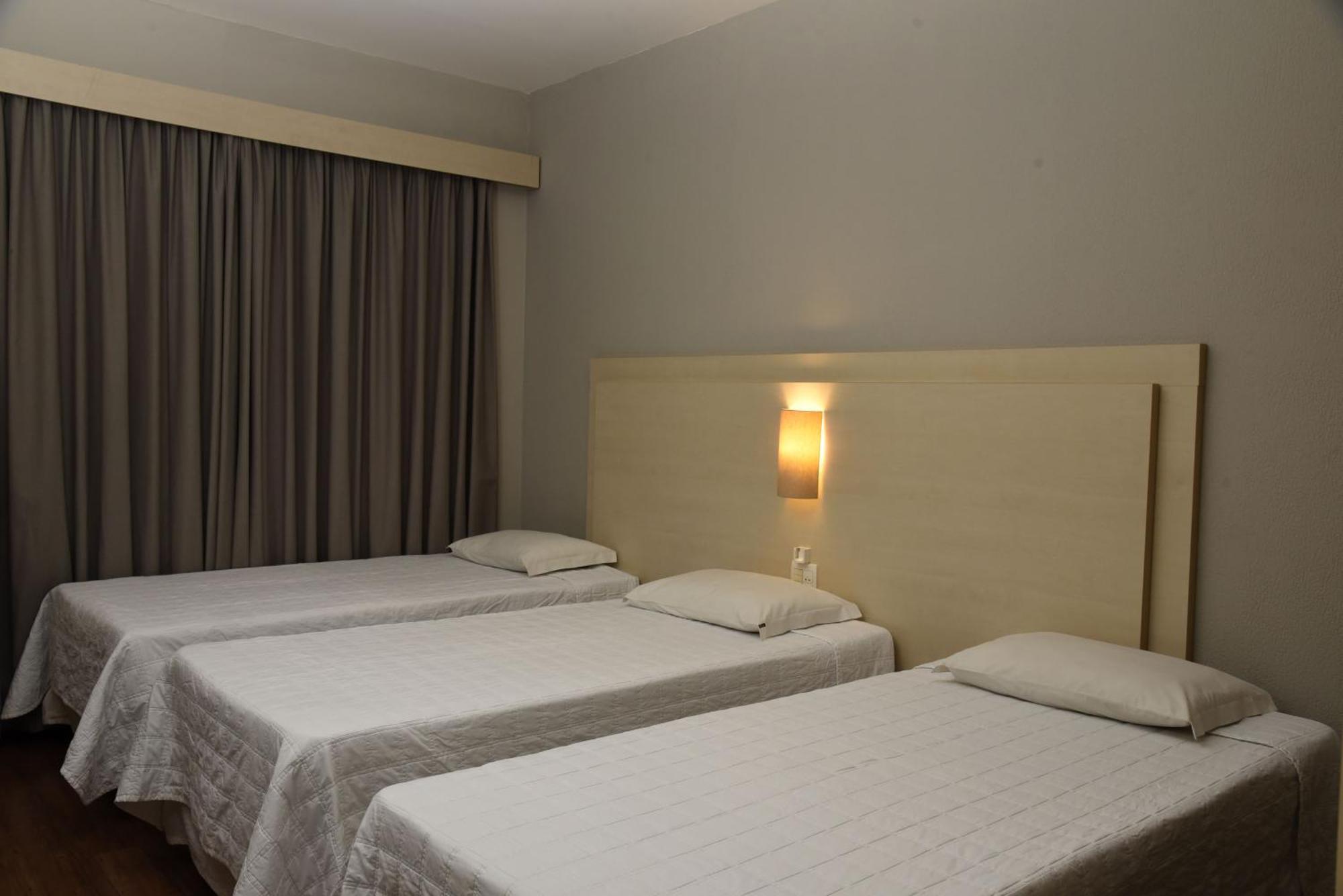 Golden Blue Hotel Londrina Phòng bức ảnh